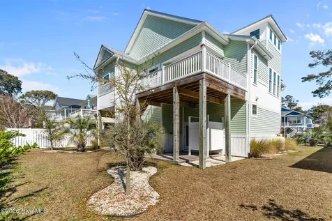111 SE 44th Street Oak Island NC 28465