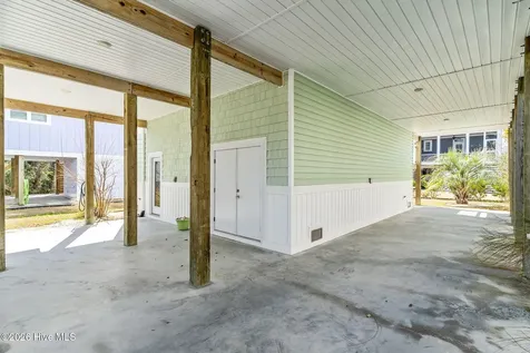 111 SE 44th Street Oak Island NC 28465