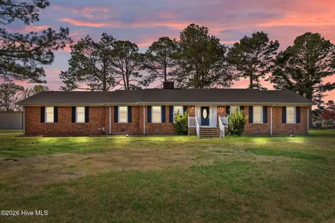 737 Pocosin Road Winterville NC 28590