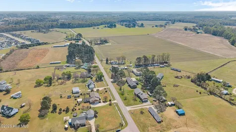 737 Pocosin Road Winterville NC 28590