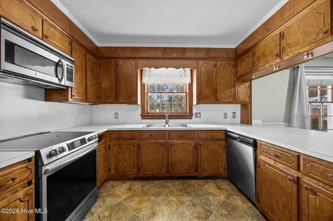 737 Pocosin Road Winterville NC 28590