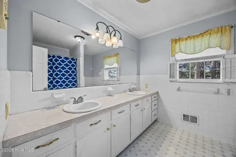 737 Pocosin Road Winterville NC 28590