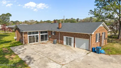 737 Pocosin Road Winterville NC 28590