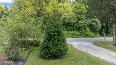 104 Trent Street Trenton NC 28585