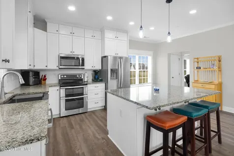 210 Dorovan Court Hubert NC 28539