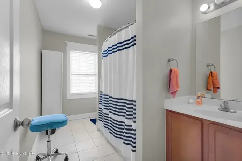 210 Dorovan Court Hubert NC 28539