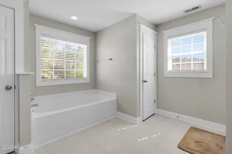 210 Dorovan Court Hubert NC 28539