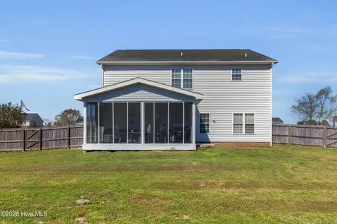210 Dorovan Court Hubert NC 28539