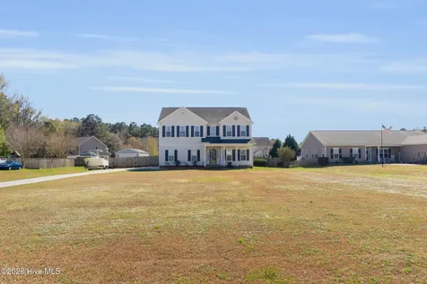 210 Dorovan Court Hubert NC 28539