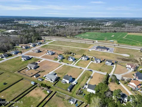 210 Dorovan Court Hubert NC 28539