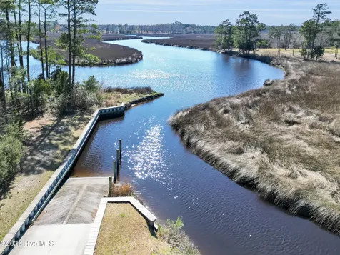 210 Dorovan Court Hubert NC 28539