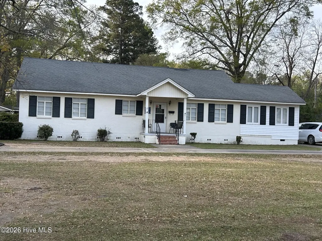911 Atkinson Street Laurinburg NC 28352
