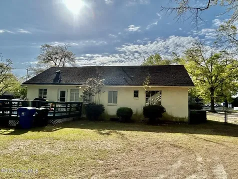 911 Atkinson Street Laurinburg NC 28352