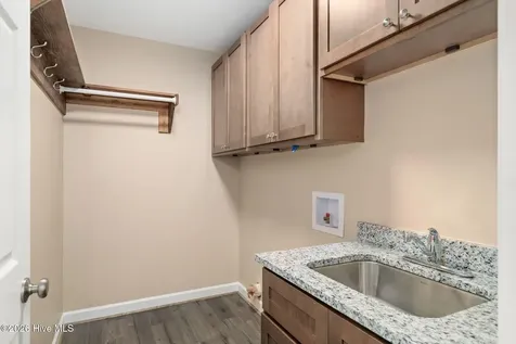 214 N Walnut Street Rose Hill NC 28458