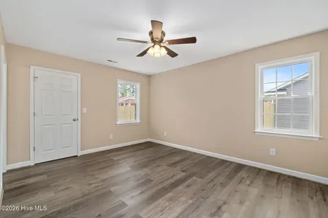 214 N Walnut Street Rose Hill NC 28458