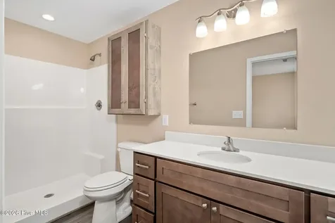 214 N Walnut Street Rose Hill NC 28458