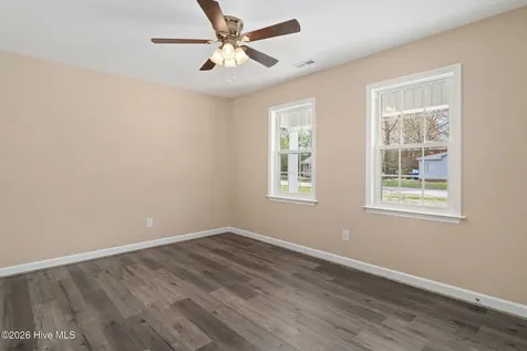 214 N Walnut Street Rose Hill NC 28458