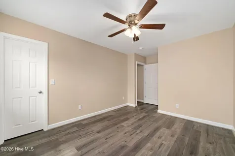 214 N Walnut Street Rose Hill NC 28458