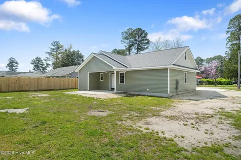 214 N Walnut Street Rose Hill NC 28458