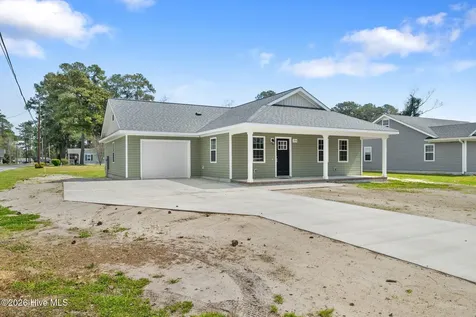 214 N Walnut Street Rose Hill NC 28458
