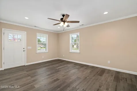 214 N Walnut Street Rose Hill NC 28458