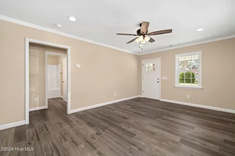 214 N Walnut Street Rose Hill NC 28458