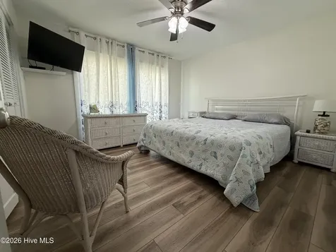 283 Salter Path Road Pine Knoll Shores NC 28512
