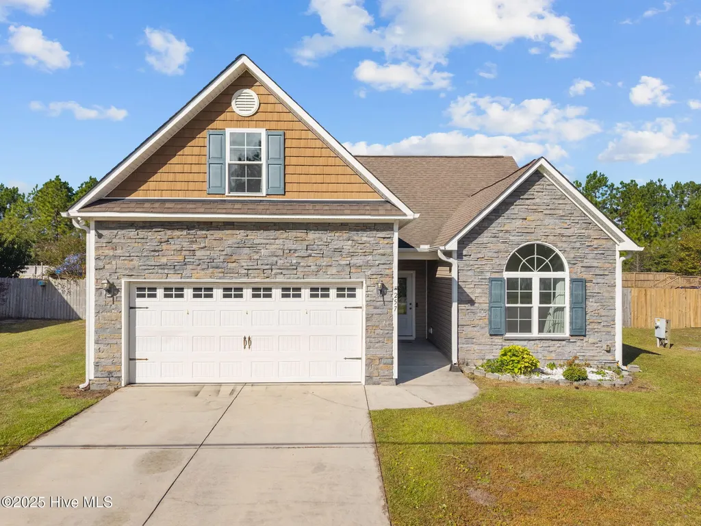 257 E Ivybridge Drive Hubert NC 28539