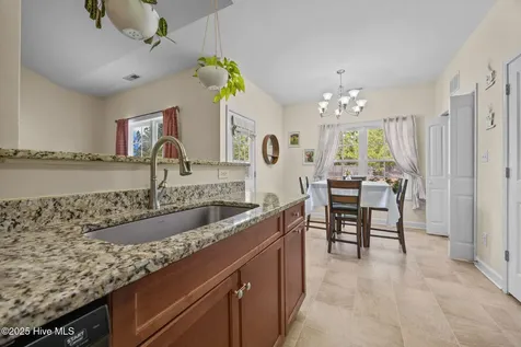 257 E Ivybridge Drive Hubert NC 28539