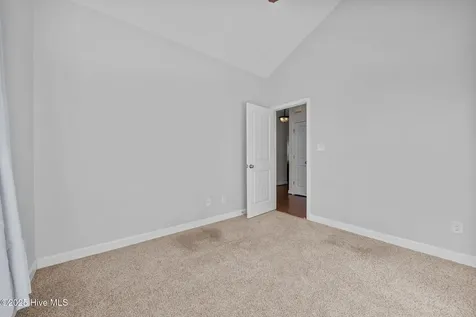 257 E Ivybridge Drive Hubert NC 28539