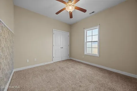 257 E Ivybridge Drive Hubert NC 28539