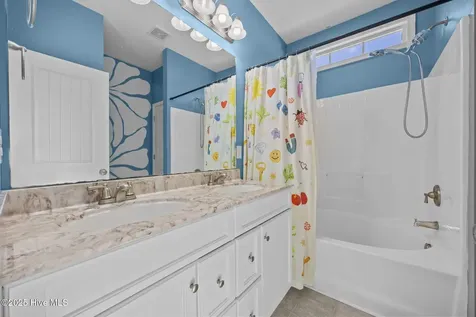 257 E Ivybridge Drive Hubert NC 28539