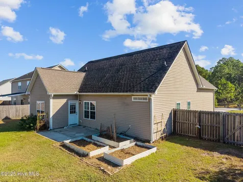 257 E Ivybridge Drive Hubert NC 28539