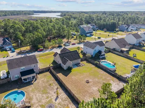 257 E Ivybridge Drive Hubert NC 28539