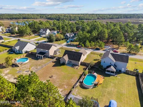 257 E Ivybridge Drive Hubert NC 28539