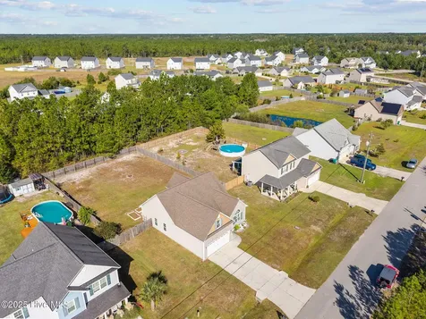 257 E Ivybridge Drive Hubert NC 28539
