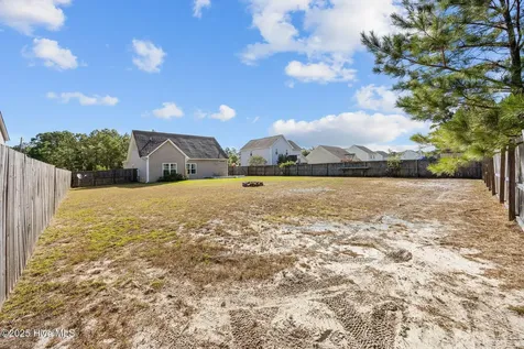 257 E Ivybridge Drive Hubert NC 28539