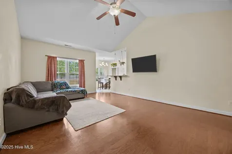 257 E Ivybridge Drive Hubert NC 28539