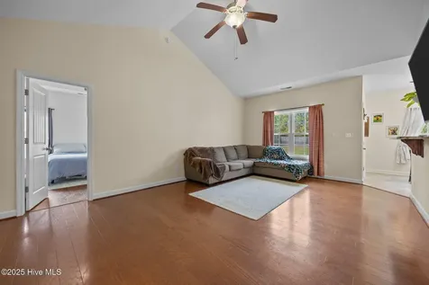 257 E Ivybridge Drive Hubert NC 28539