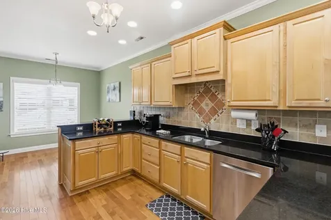 123 Mom Lane New Bern NC 28562