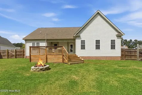 123 Mom Lane New Bern NC 28562
