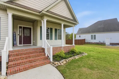 123 Mom Lane New Bern NC 28562