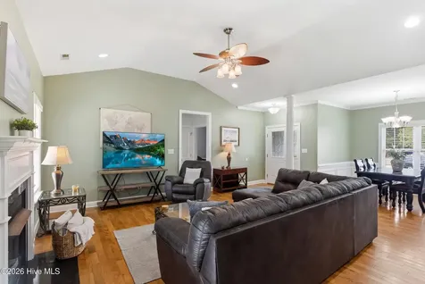 123 Mom Lane New Bern NC 28562