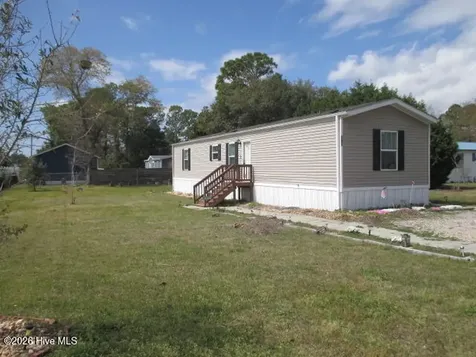 107 Paradise Lane Newport NC 28570