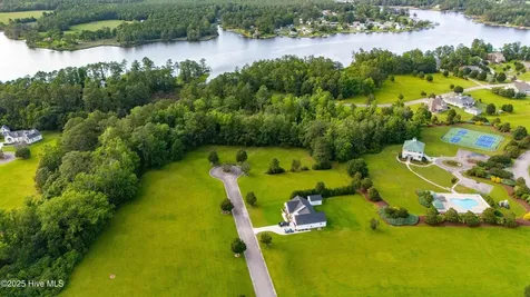 330 Southern Way Arapahoe NC 28510