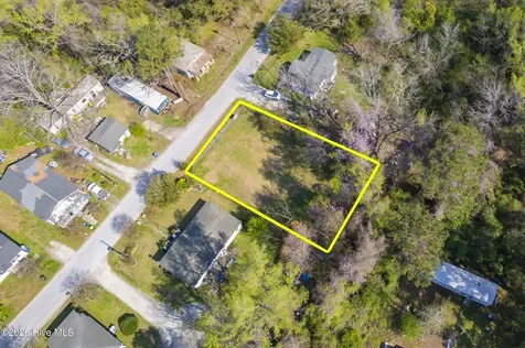22 & 23 Midyette Street Oriental NC 28571
