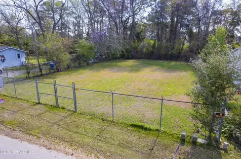 22 & 23 Midyette Street Oriental NC 28571