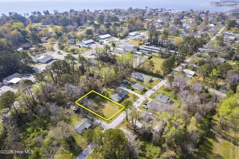 22 & 23 Midyette Street Oriental NC 28571