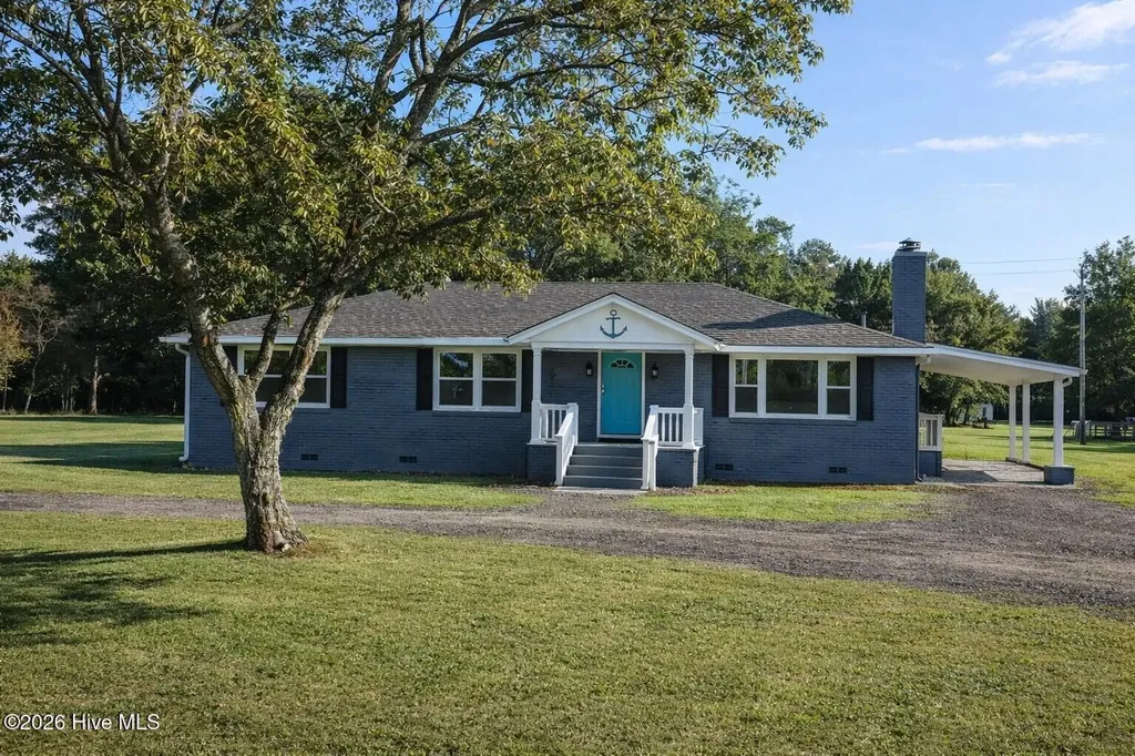 786 Old Winberry Road Newport NC 28570