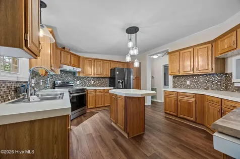 209 Old Ironsides Road Newport NC 28570